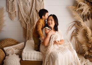 newborn and family photographer in Dallas and Fort Worth