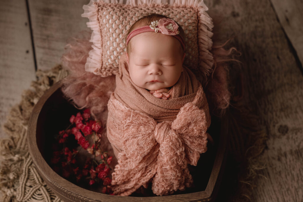 sweet newborn photo by Paula Goforth Photography 