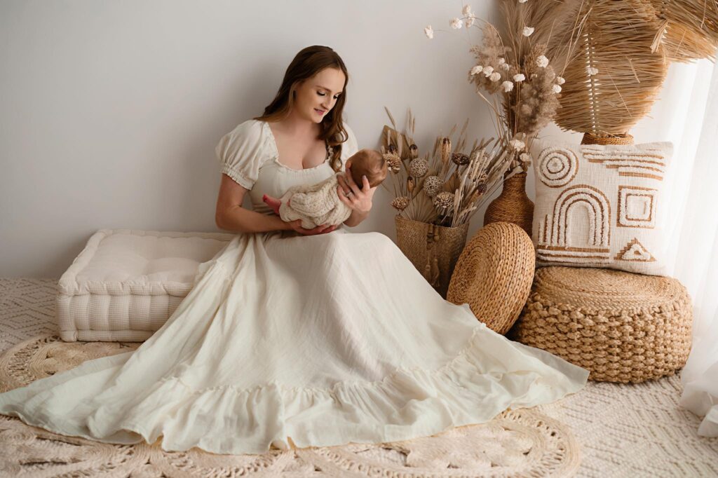 Mom and baby neutral theme image by Fort Worth newborn photographer Paula Goforth