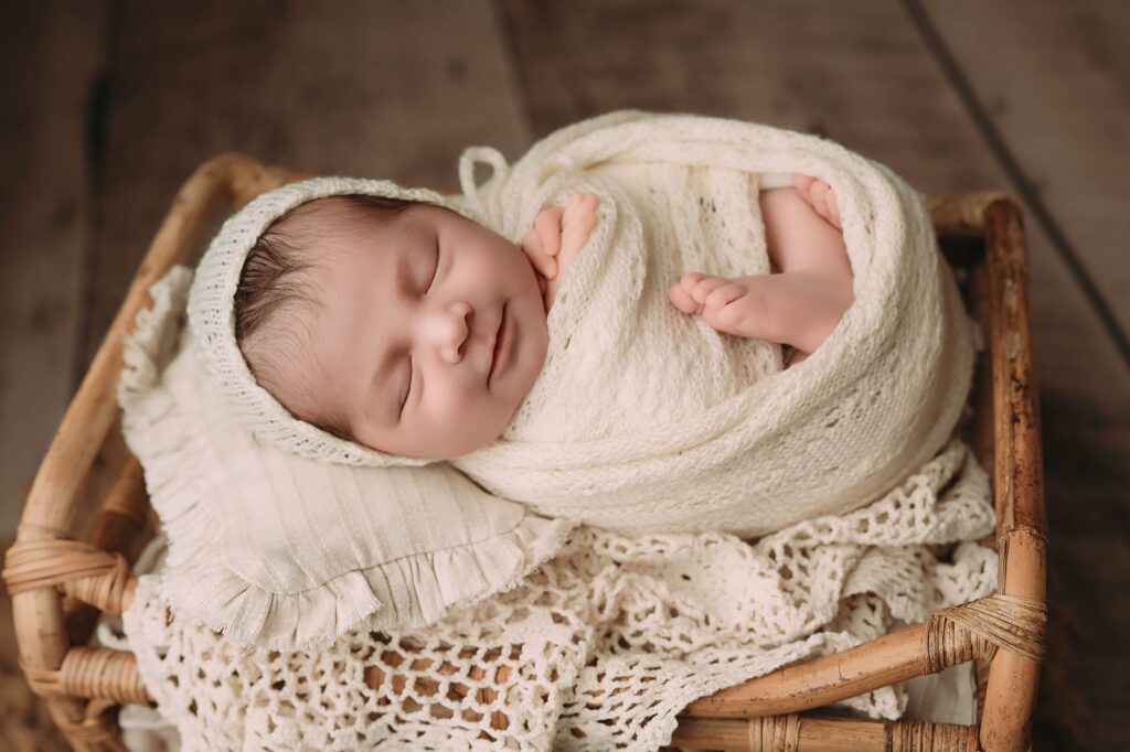 Flores family newborn baby girl session by Fort Worth photographer Paula Goforth 
