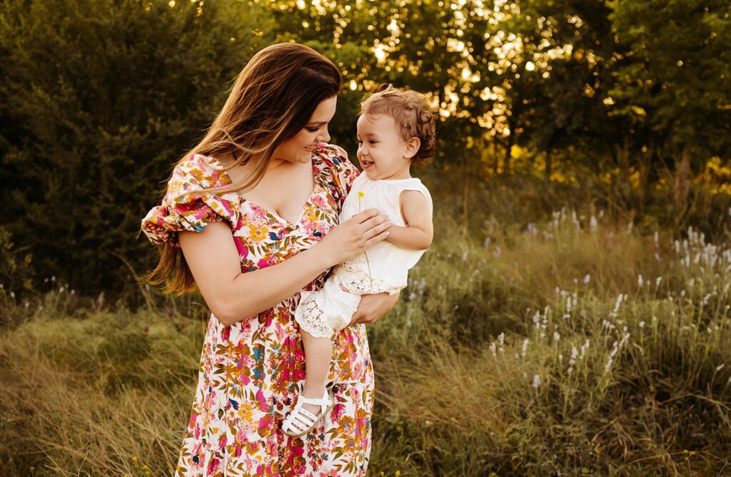 Sunlit family photo session in Fort Worth Texas by Paula Goforth 