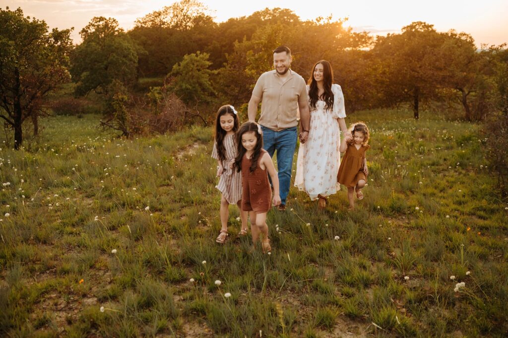 Golden hour family portraits in Dallas Fort Worth by Paula Goforth 