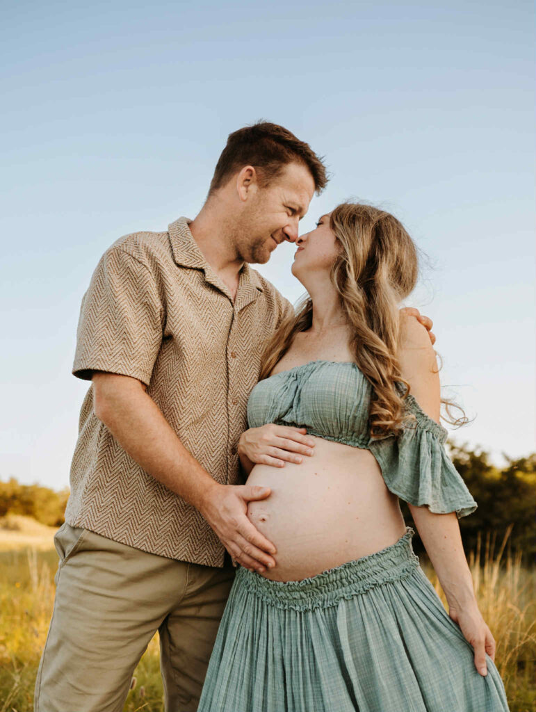 golden light maternity session